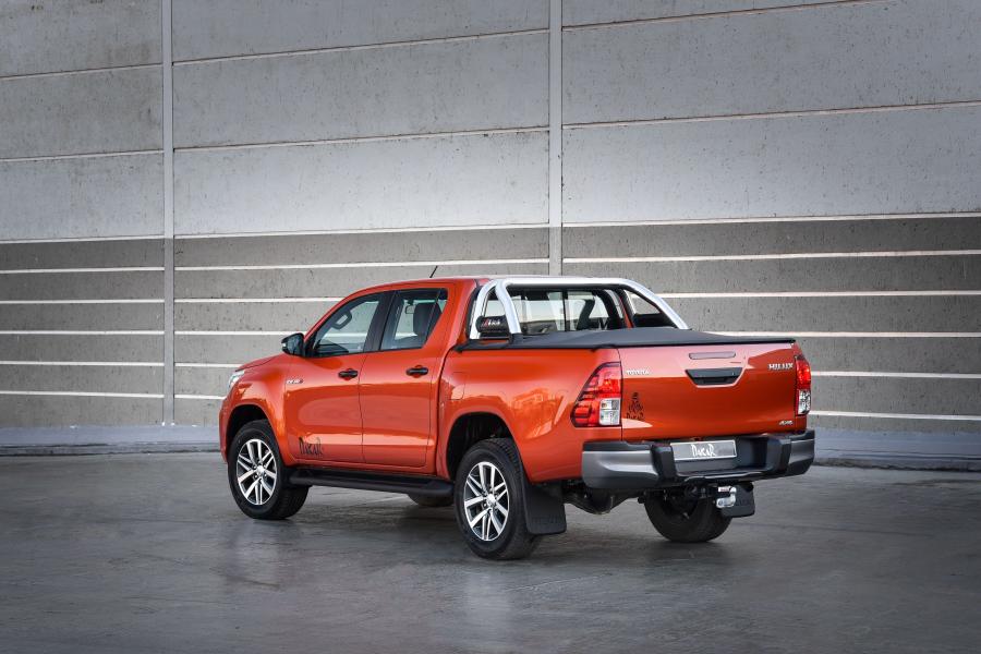  Toyota Hilux Dakar Double Cab 2018 года  (ZA) (фото 4 из 40)